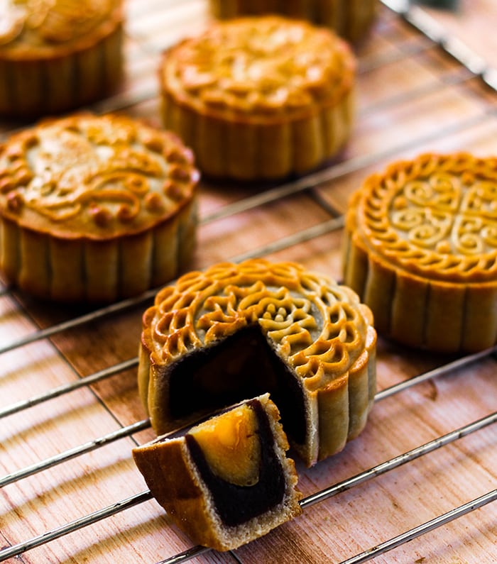 Cantonese-style mooncake